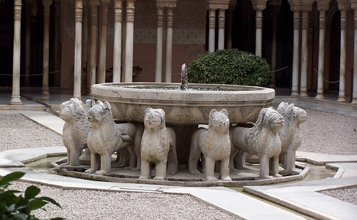 фонтан со львами во дворце