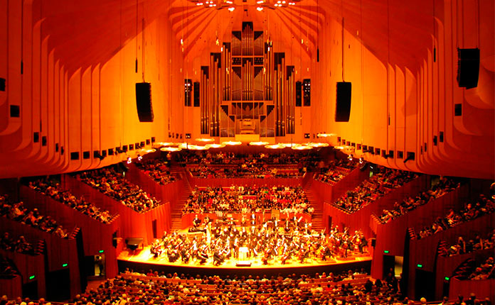 Концертный зал фото